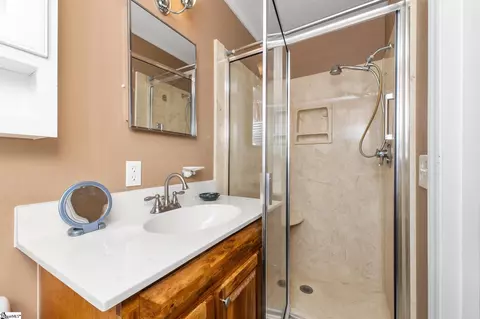 Bath - 178 Edgewood Rd, Easley, SC 29642 photo 3 of 4