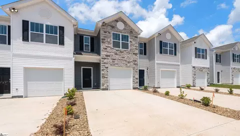 724 Embark Cir, Greer, SC 29651 photo 2