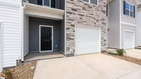 724 Embark Cir, Greer, SC 29651 photo 3