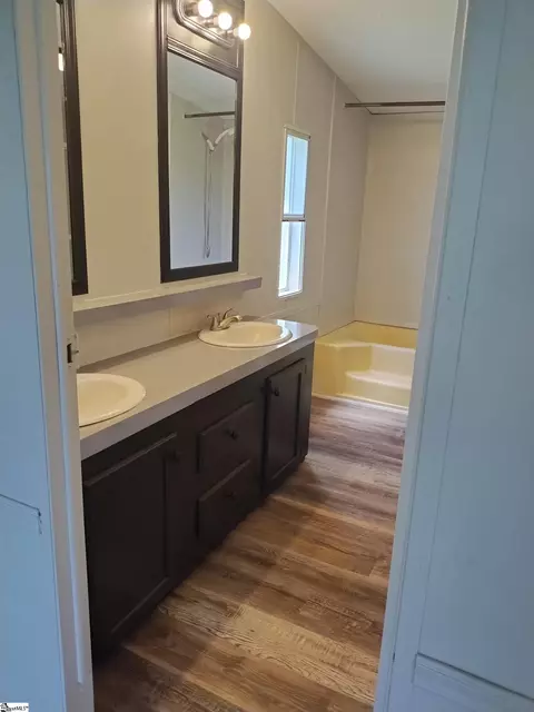 545 Old Cedar Rock Rd, Easley, SC 29640 photo 3