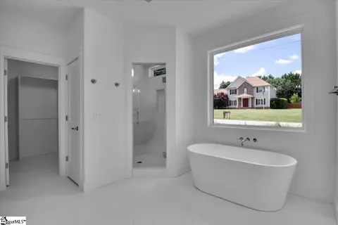 Bath - 107 Copeland Rd, Greer, SC 29651 photo 2 of 5