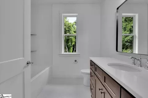 Bath - 107 Copeland Rd, Greer, SC 29651 photo 4 of 5
