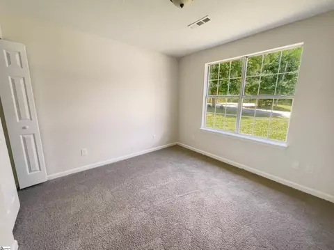 112 Spruce Ave, Greer, SC 29651 photo 3