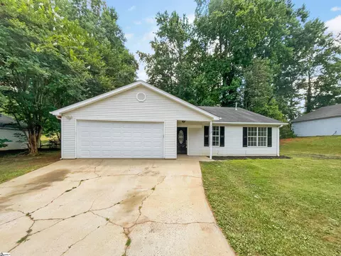 112 Spruce Ave, Greer, SC 29651
