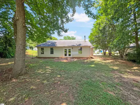 112 Spruce Ave, Greer, SC 29651 photo 5