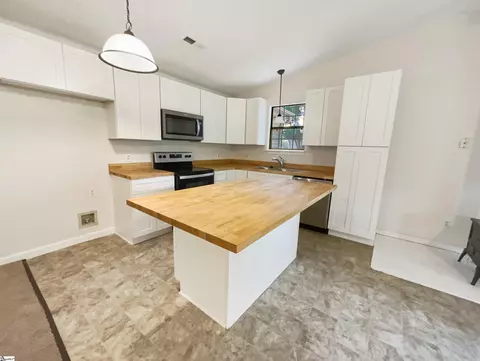 112 Spruce Ave, Greer, SC 29651 photo 2