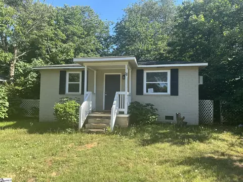 11 Yellowstone Dr, Greenville, SC 29617