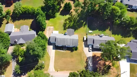 View/Area - 210 N Celestial Dr, Greer, SC 29651 photo 2 of 4