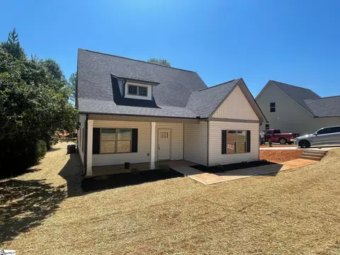 103 N Spencer St, Duncan, SC 29334