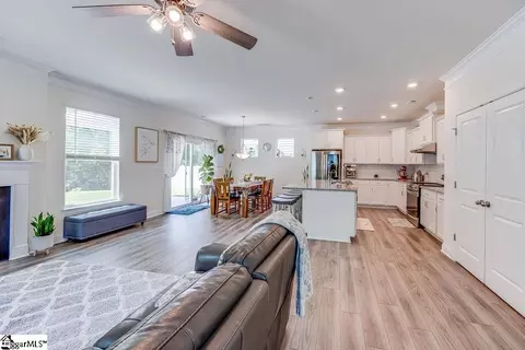 Entry Way - 1096 Baldwin Dr, Lancaster, SC 29720 photo 3 of 7