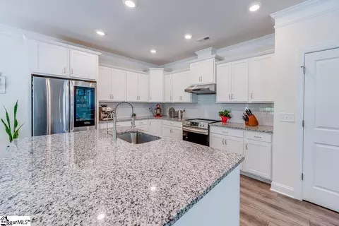 Kitchen - 1096 Baldwin Dr, Lancaster, SC 29720 photo 1 of 2