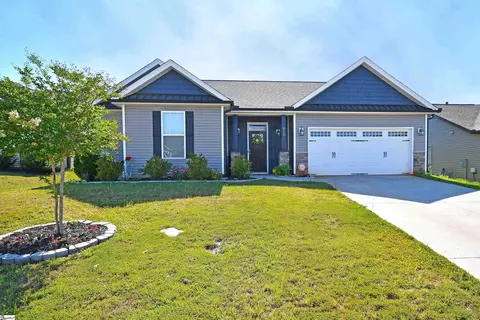 812 Castlewood Ln, Duncan, SC 29334