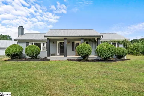 1336 Ridge Rd, Greenville, SC 29607