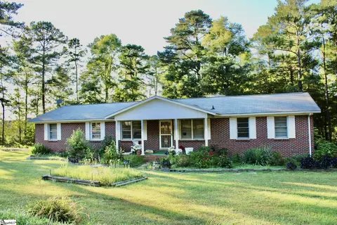 121 Nancy Dr, Simpsonville, SC 29681