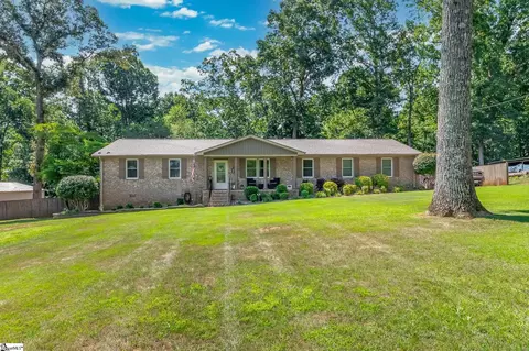 305 Dellwood Dr, Easley, SC 29642