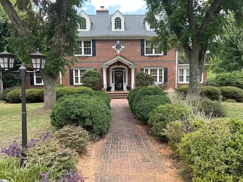 312 W Farley Ave, Laurens, SC 29360
