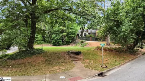101 Sherwood St, Greenville, SC 29601