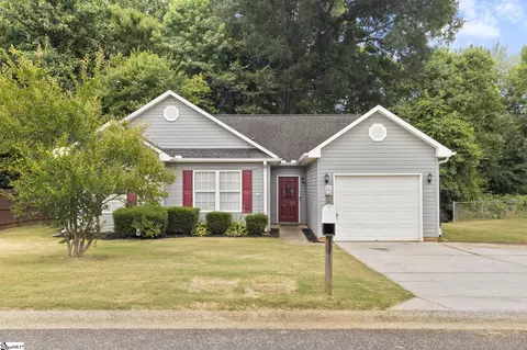 242 Waxberry Ct, Boiling Springs, SC 29316