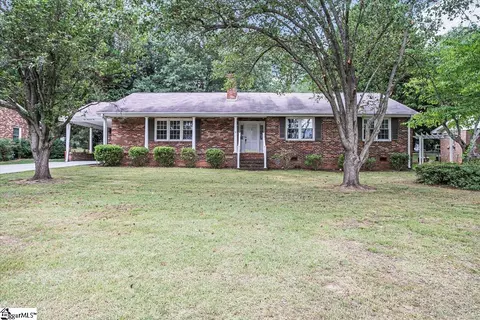 105 Riviera Dr, Greenville, SC 29615