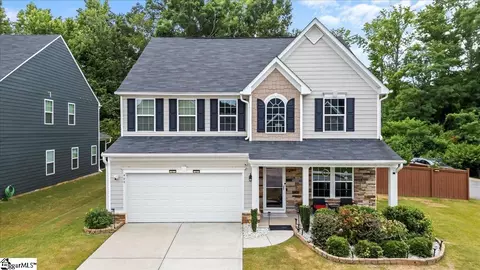 409 Front Porch Dr, Fountain Inn, SC 29644