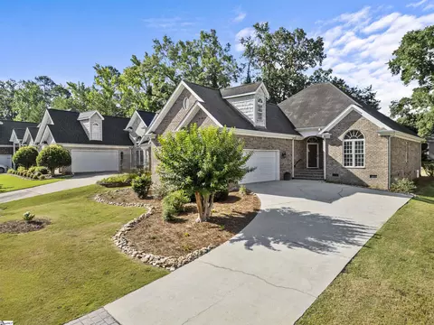 102 Courtyard Dr, Anderson, SC 29621