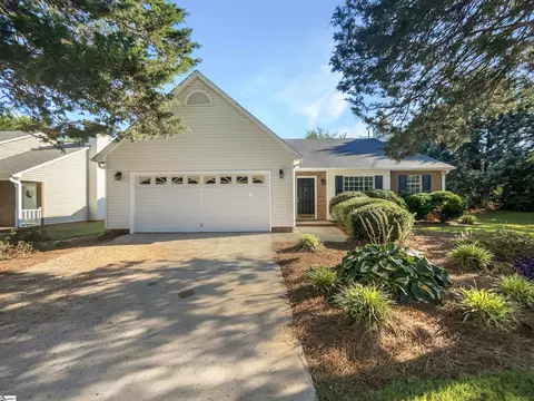2 Twin Falls Dr, Simpsonville, SC 29680