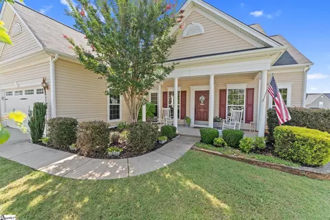 22 Young Harris Dr, Simpsonville, SC 29681