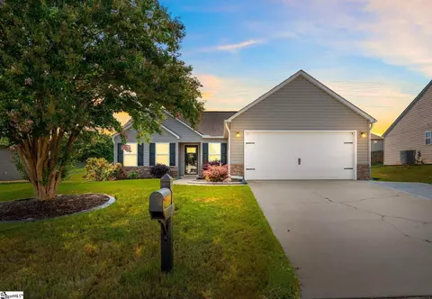 112 Barred Owl Dr, Fountain Inn, SC 29644