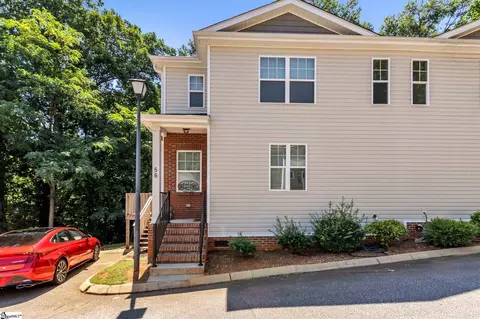 56 Huntress Dr, Greer, SC 29651