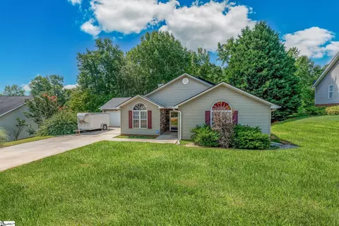 128 Kingfisher Dr, Simpsonville, SC 29680