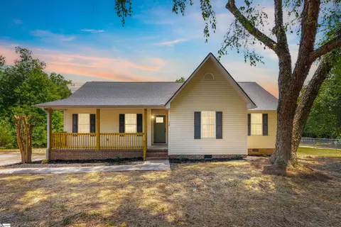 110 Kennicott Ln, Easley, SC 29640