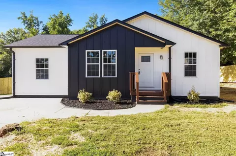4 Shady Pines Ct, Fountain Inn, SC 29644
