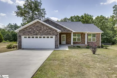 2015 Pinehaven Street Ext, Laurens, SC 29360