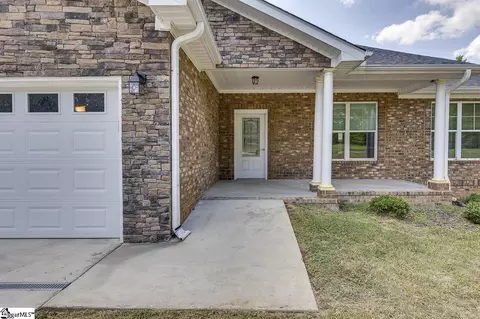Exterior - 2015 Pinehaven Street Ext, Laurens, SC 29360 photo 4 of 10