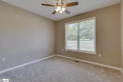 Bedroom - 2015 Pinehaven Street Ext, Laurens, SC 29360 photo 3 of 4