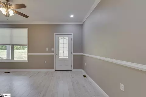 Entry Way - 2015 Pinehaven Street Ext, Laurens, SC 29360 photo 1 of 1