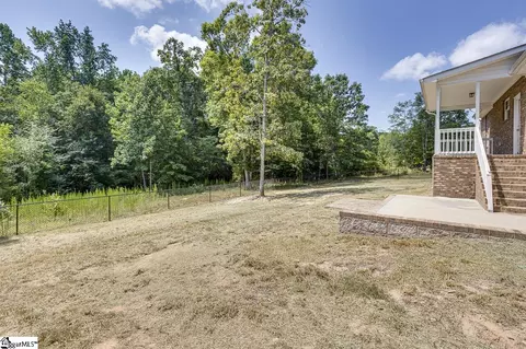 Exterior - 2015 Pinehaven Street Ext, Laurens, SC 29360 photo 8 of 10