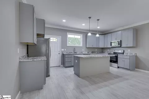 Kitchen - 2015 Pinehaven Street Ext, Laurens, SC 29360 photo 1 of 5