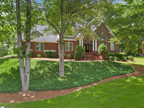 Exterior - 320 Tarrigart Dr, Moore, SC 29369 photo 4 of 7
