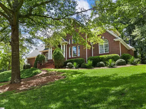 Exterior - 320 Tarrigart Dr, Moore, SC 29369 photo 2 of 7
