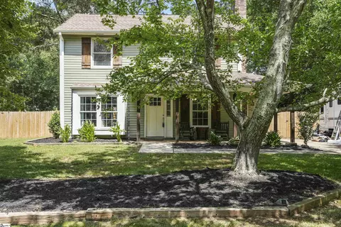 135 Manchester Dr, Mauldin, SC 29662