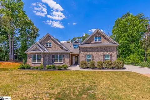 15 Sedgewood Ct, Fountain Inn, SC 29644