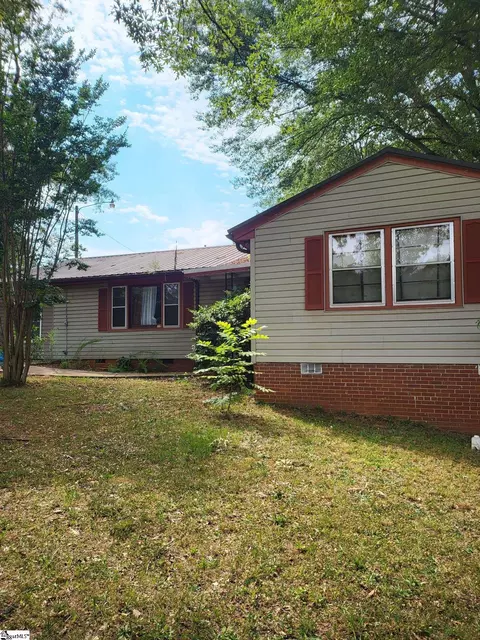 512 Crestfield Rd, Greenville, SC 29605