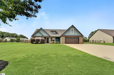 452 Silver Lake Rd, Duncan, SC 29334