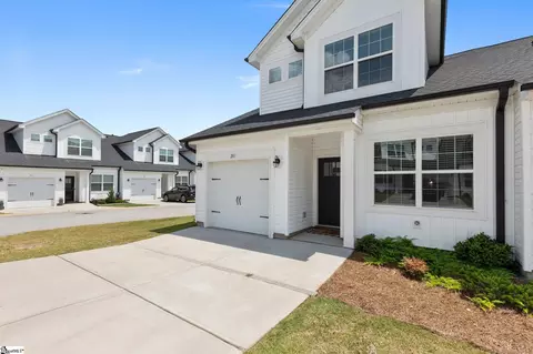 Exterior - 201 Jackpine Dr, Greer, SC 29651 photo 2 of 5