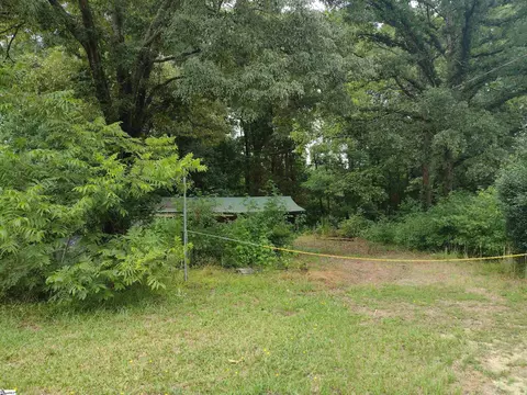 239 Hawk Ln, Fountain Inn, SC 29644