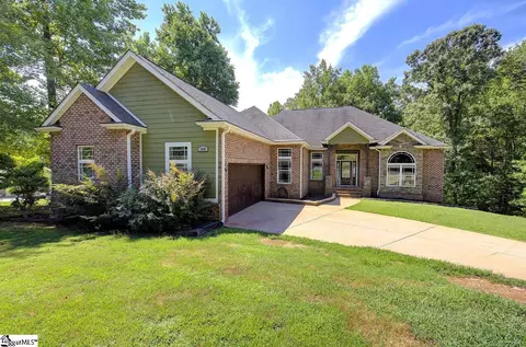 300 Hunt Rd, Easley, SC 29642