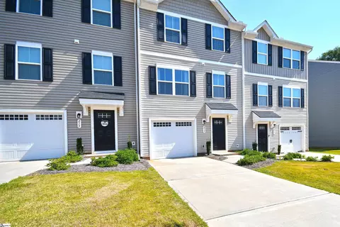 215 Brooklane Ct, Easley, SC 29642