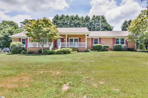 211 Devon Dr, Mauldin, SC 29662
