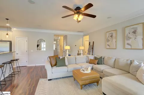 142 Caledonia Dr, Easley, SC 29642 photo 9